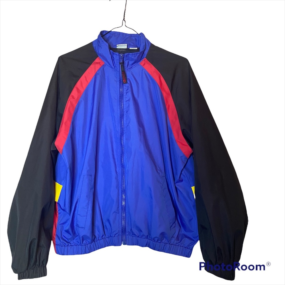 Vintage Izod color block Windbreaker full zip medium 
Mesh lined 
Zipper pocket